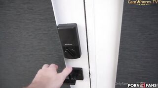 Horny Lilahanne Seduces Her Roommate